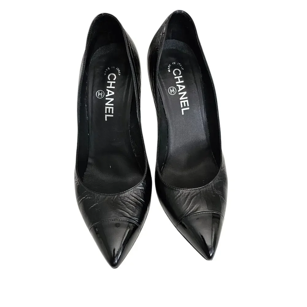 Chanel CC Patent Leather Pointed Cap Toe Pump Heel Size 39 US 8 8.5 Black Silver
